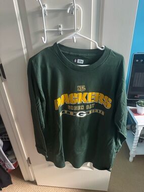 New NFL Green Bay Packers Dark Green & Gold Long Sleeve Medium and L Tee Bundle